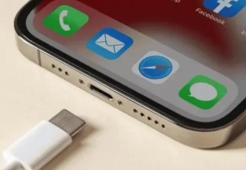 泰山苹果15维修分享iPhone15改USB-C接口后能和安卓用户互借充电器吗 